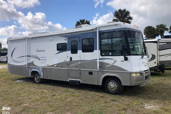 2005 Sunrise 33V