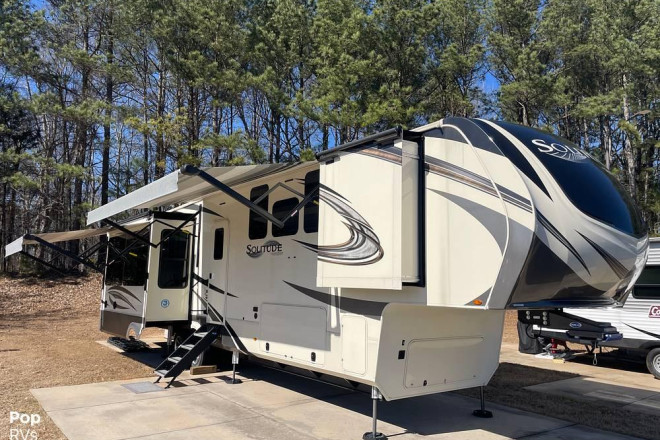 2021 Solitude 373FB-R