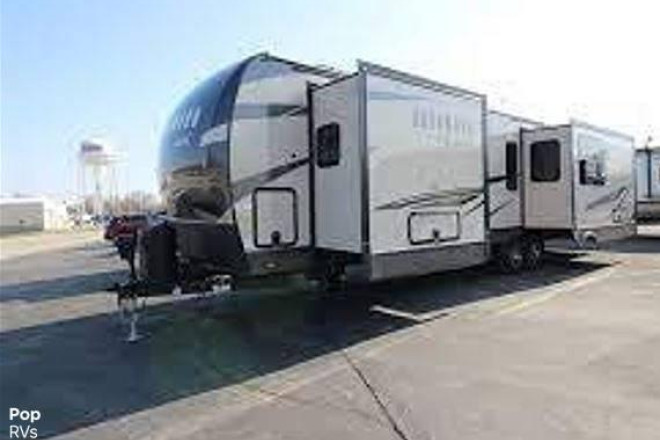 2022 Rockwood 8332SB