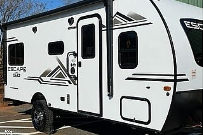 2021 Escape E17 HATCH