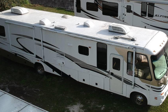 2004 Challenger 372F