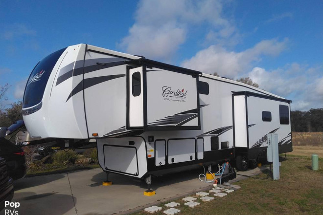 2021 Cardinal 345RLX