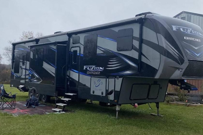 2016 Fuzion Chrome 414