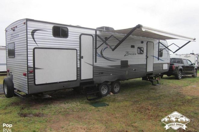 2017 Zinger 328SB