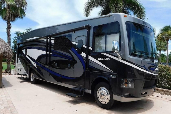 2017 Outlaw 37BG