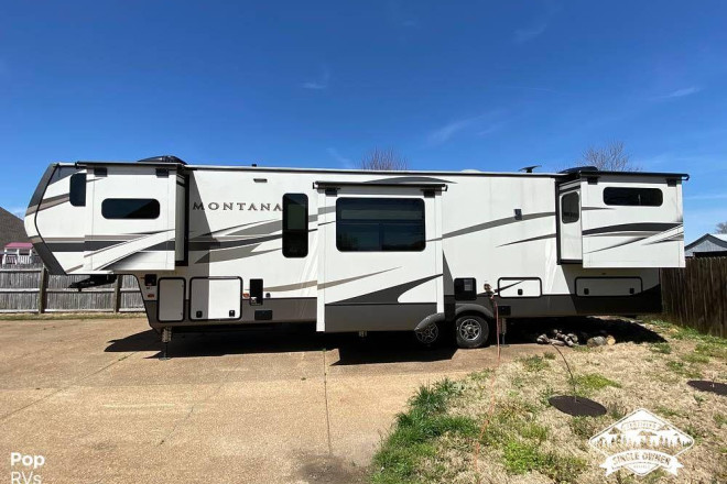 2020 Montana 3741FK
