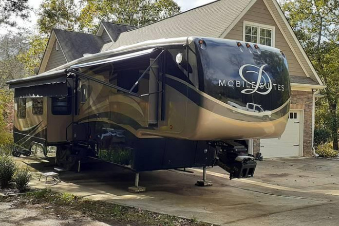 2012 Mobile Suites 38SKSB3