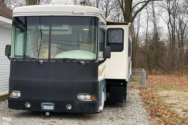 2005 Bounder 39Z