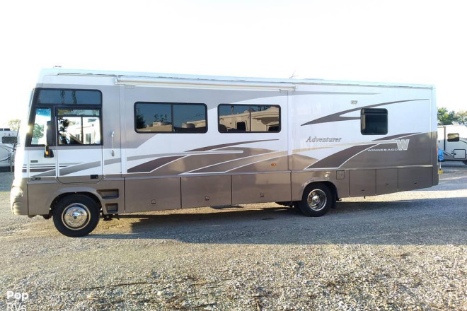 2005 Adventurer 33V