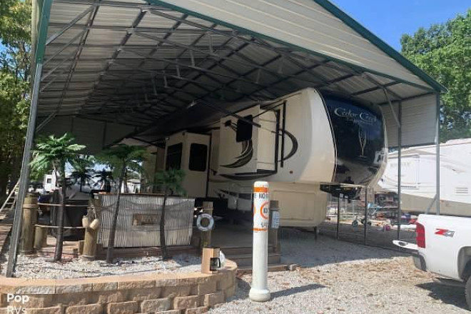 2019 Cedar Creek 38EFK