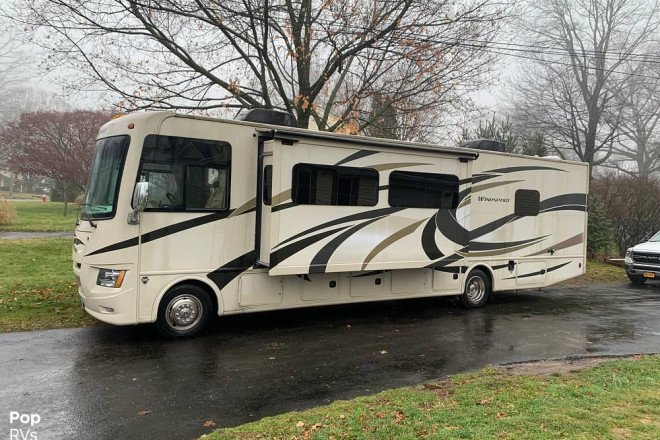 2015 Windsport 34E