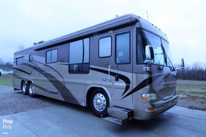 2003 Intrigue 38' Suite Escape
