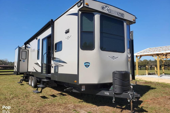 2020 Residence 401FKSS