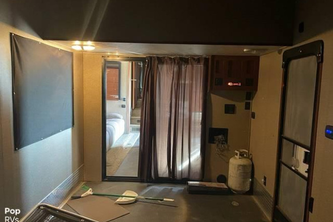 2015 Vengeance F398V