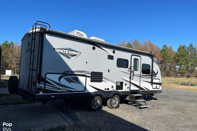 2019 White Hawk 23MRB