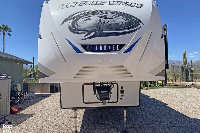 2021 Arctic Wolf 3660 Suite