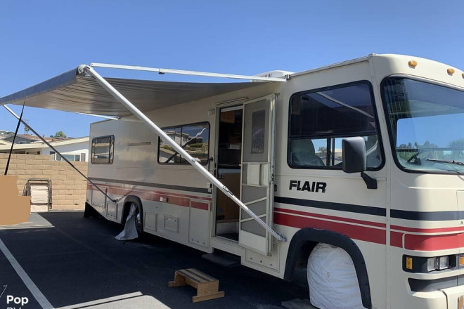 1990 Flair 33L