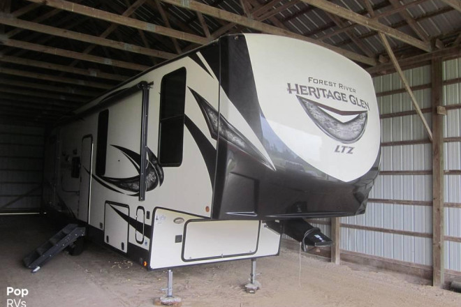 2019 Heritage Glen 295BH