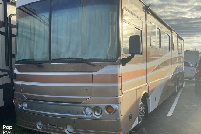 2003 Excursion 38U