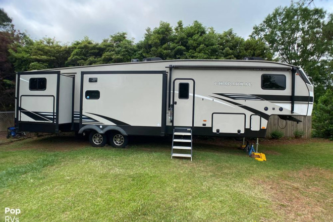 2021 Chaparral 367BH