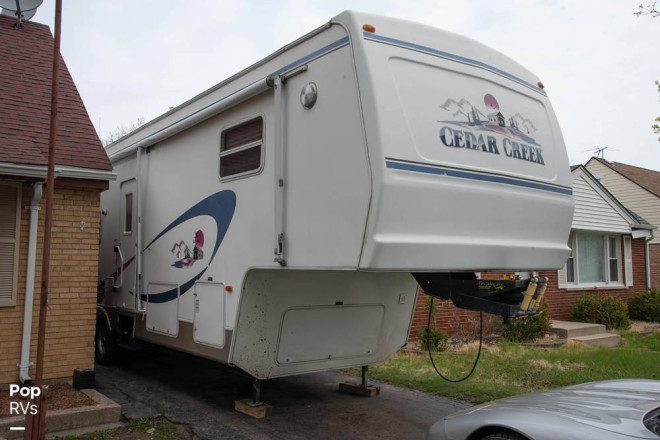 2003 Cedar Creek M-36 RLTS