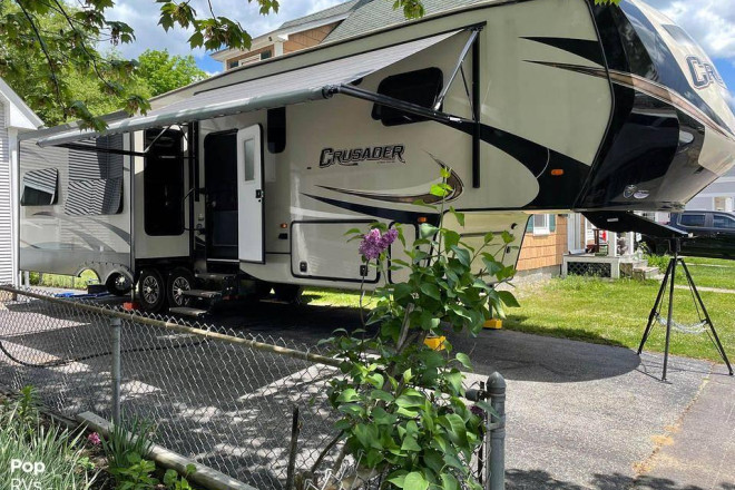 2017 Crusader 340RST