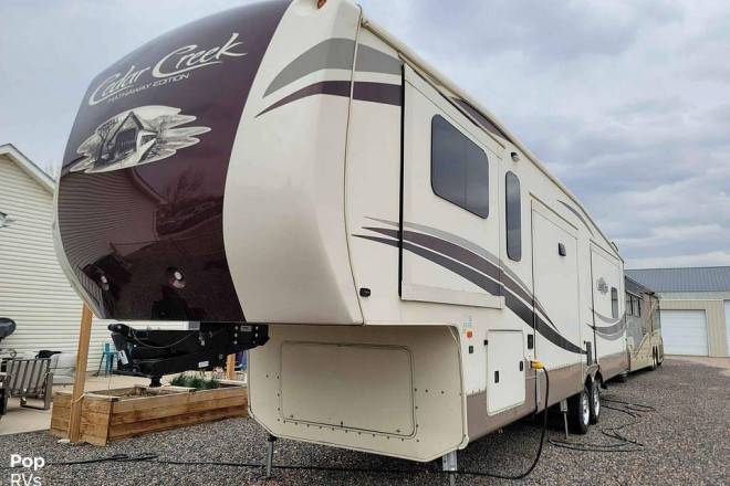 2018 Cedar Creek 38FLX