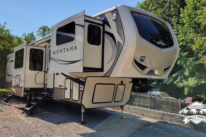 2018 Montana 3731FL