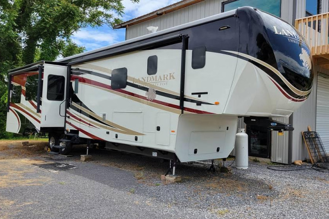 2016 Landmark 365 Newport