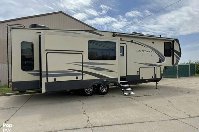 2018 Montana High Country 344RL