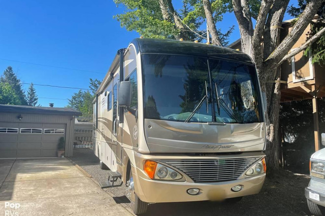 2005 Pace Arrow 37C