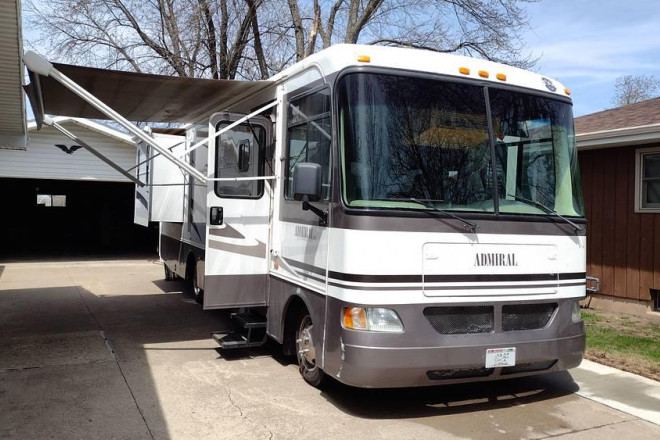 2004 Admiral SE 32PBD