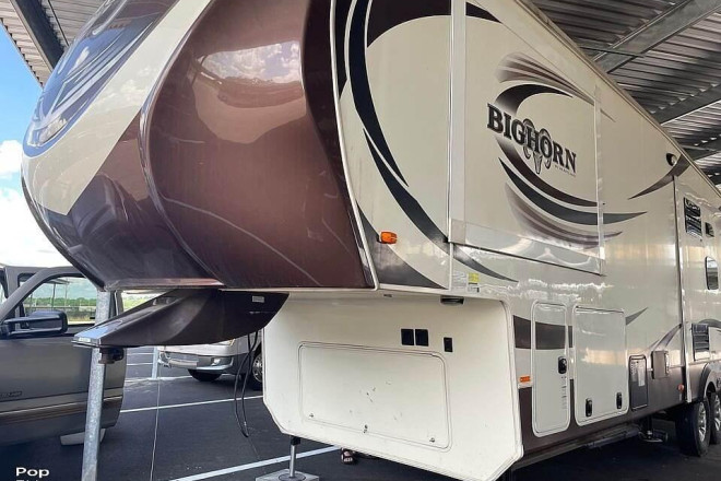 2015 Bighorn 3270 RS