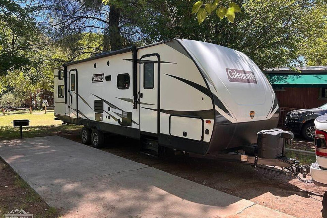 2021 Coleman Light 2835BH