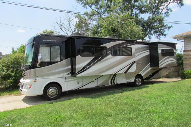 2015 Bounder Classic 34B