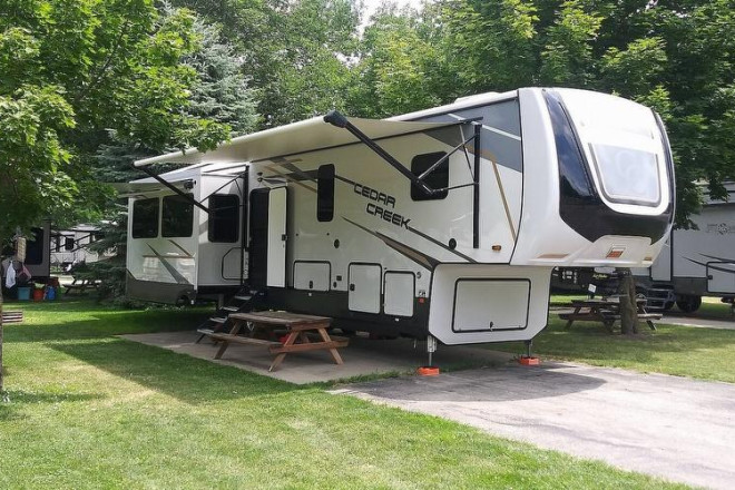 2021 Cedar Creek 377BH