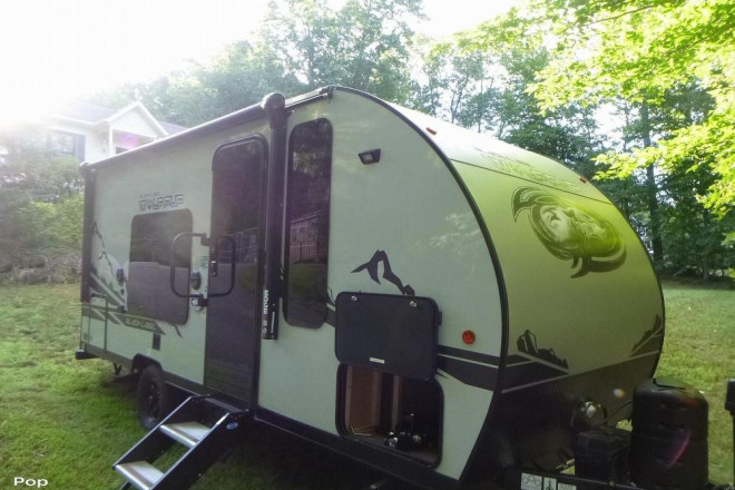 2022 Wolf Pup 16FQBL