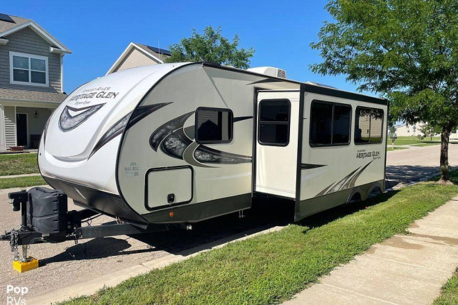 2019 Heritage Glen Hyper-Lyte 29BHHL