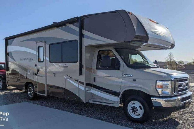 2019 Leprechaun 260DS