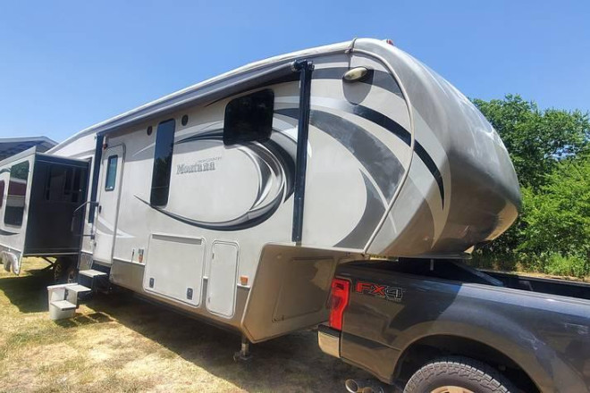 2014 Cougar High Country 355RE