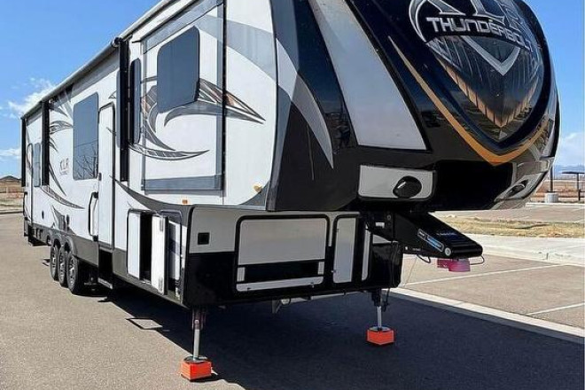 2016 Thunderbolt XLR 385AMP