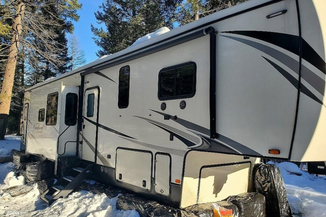 2020 Cardinal 383BHLE