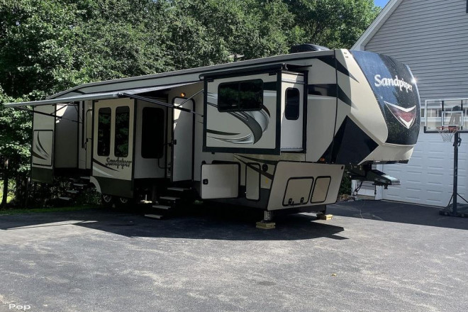 2019 Sandpiper 379FLOK
