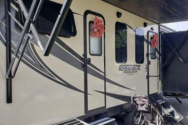 2018 SportTrek Touring Edition 333VFK