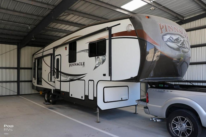 2013 Pinnacle 34RLTS