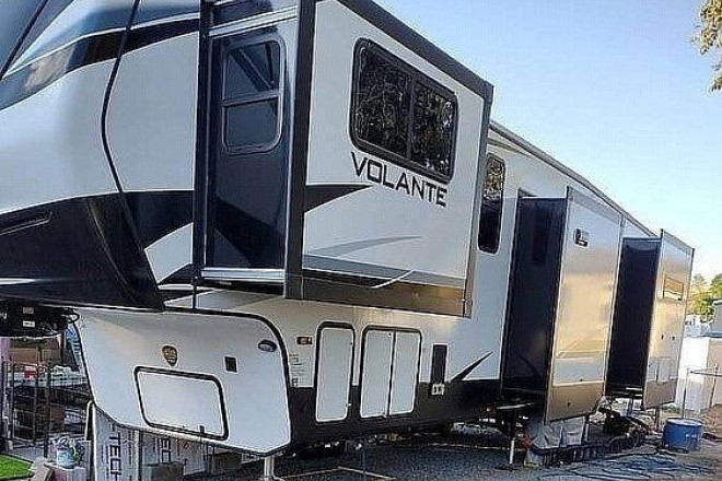 2022 Volante 3851 FL