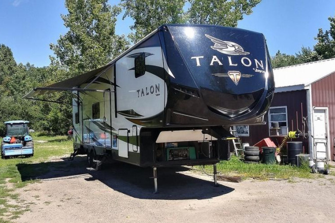 2018 Talon 393T