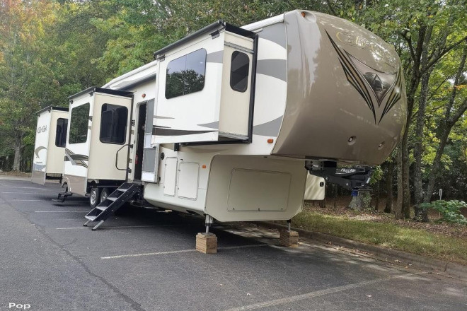 2016 Cedar Creek 38FL6 Hathaway Edition