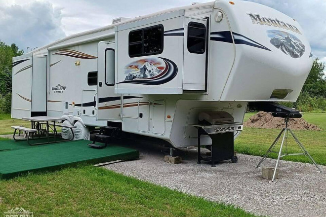 2013 Mountaineer 375FLF