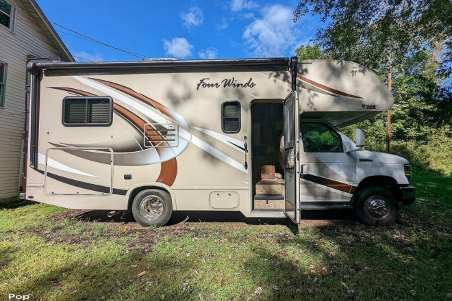 2018 Four Winds 22E